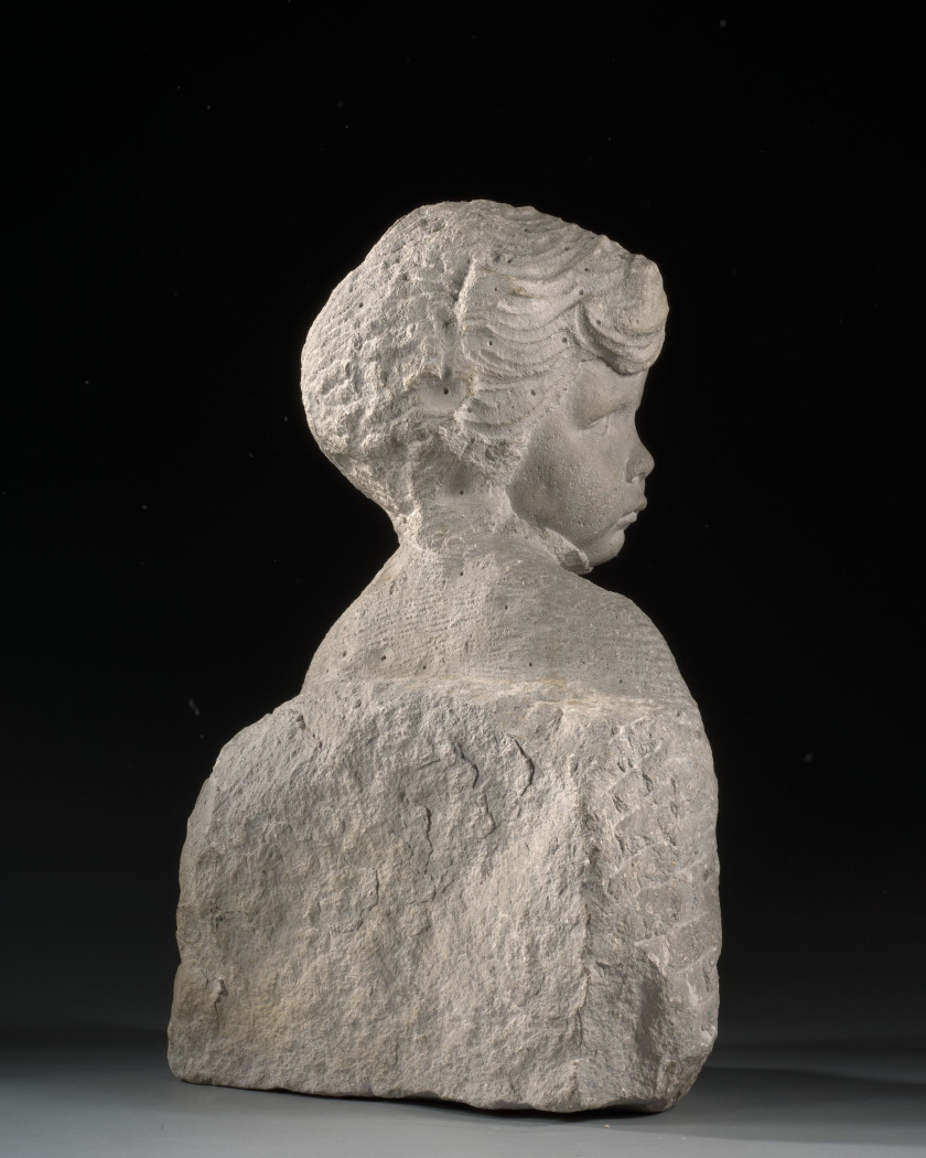 Aimé-Jules DALOU Paris, 1838 - 1902 Buste d'enfant Pierre calcaire