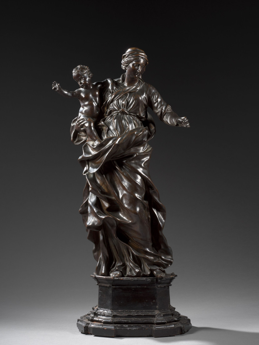 Alessandro ALGARDI, dit L'ALGARDE Bologne, 1598 - Rome, 1654 Vierge à l'enfant Bronze à patine brun nuancé