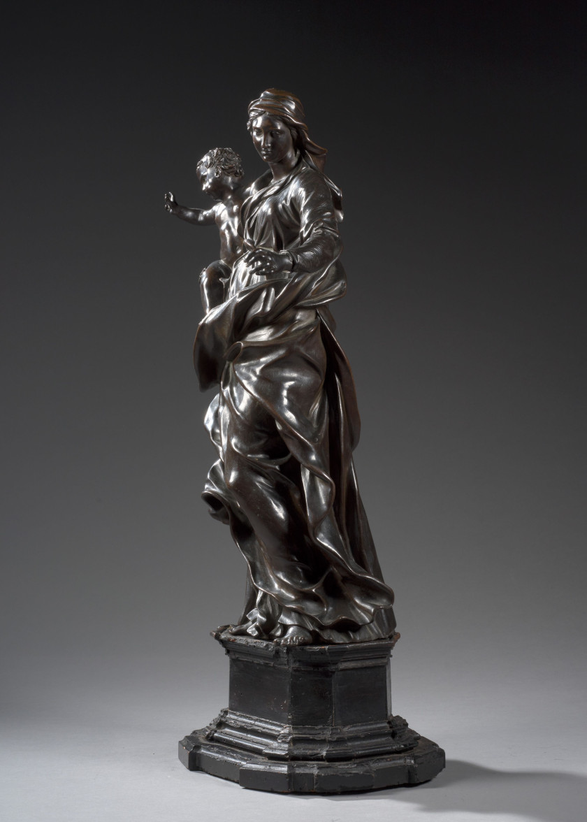 Alessandro ALGARDI, dit L'ALGARDE Bologne, 1598 - Rome, 1654 Vierge à l'enfant Bronze à patine brun nuancé