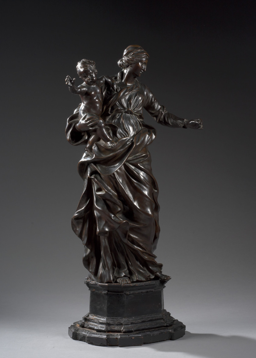 Alessandro ALGARDI, dit L'ALGARDE Bologne, 1598 - Rome, 1654 Vierge à l'enfant Bronze à patine brun nuancé